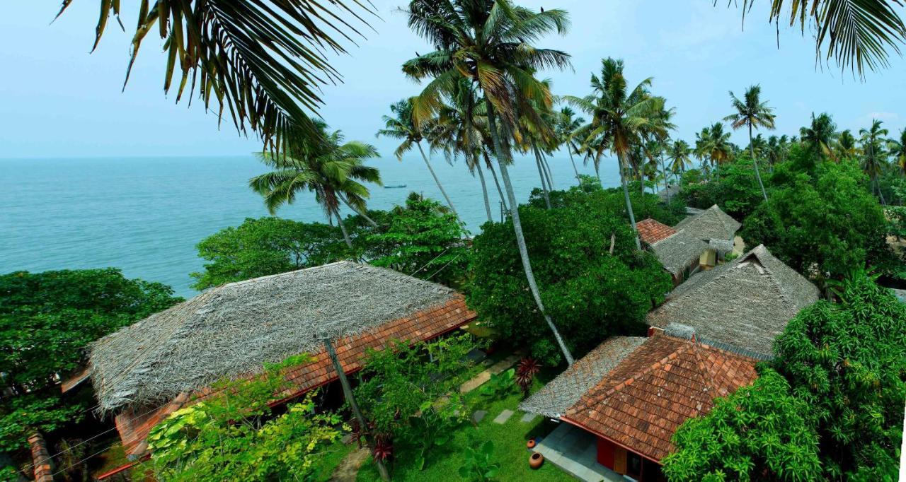 Azure Tides Marari Hotel Mararikulam Exterior photo