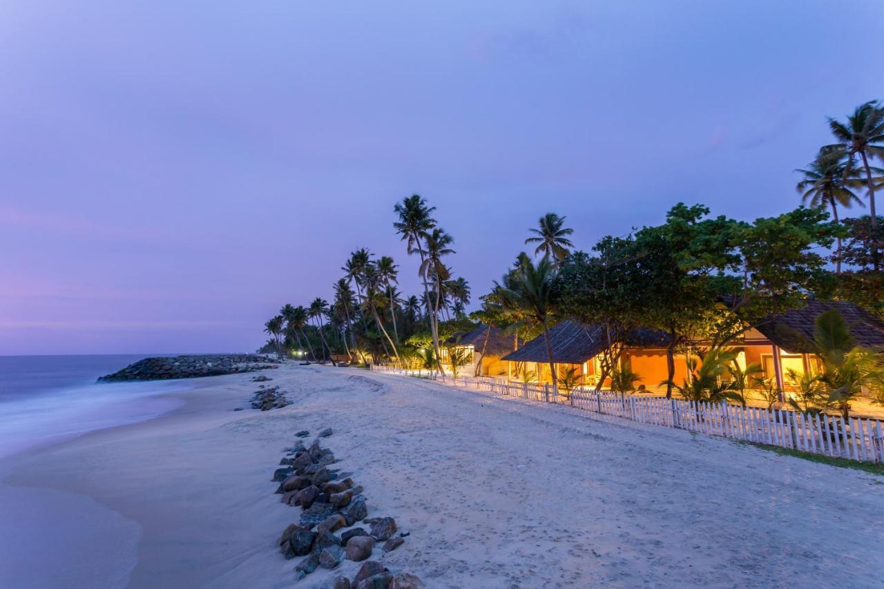 Azure Tides Marari Hotel Mararikulam Exterior photo