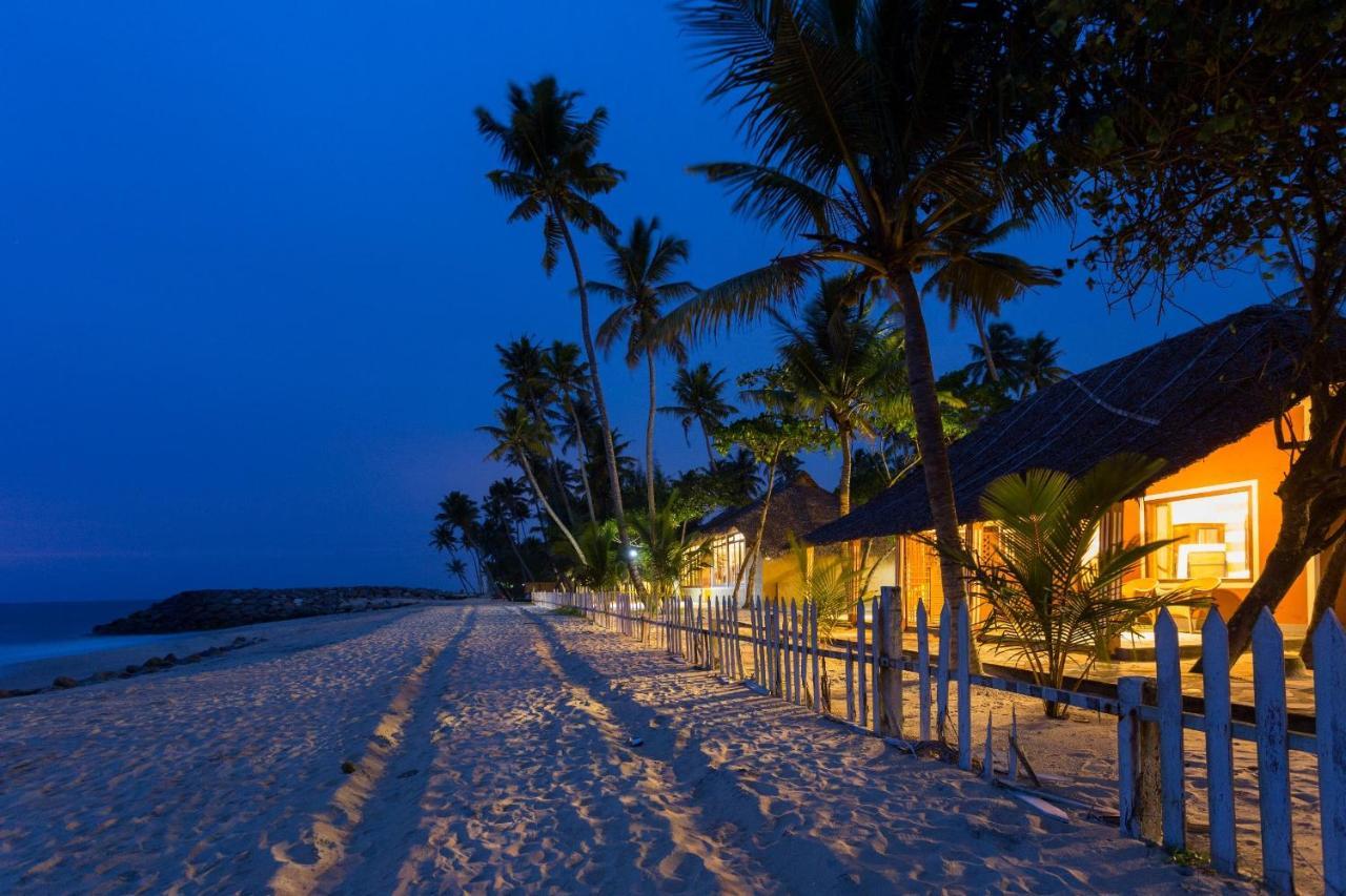 Azure Tides Marari Hotel Mararikulam Exterior photo